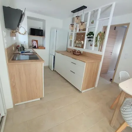 G De Laure Apartment *