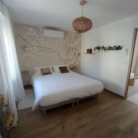 G De Laure Apartment *